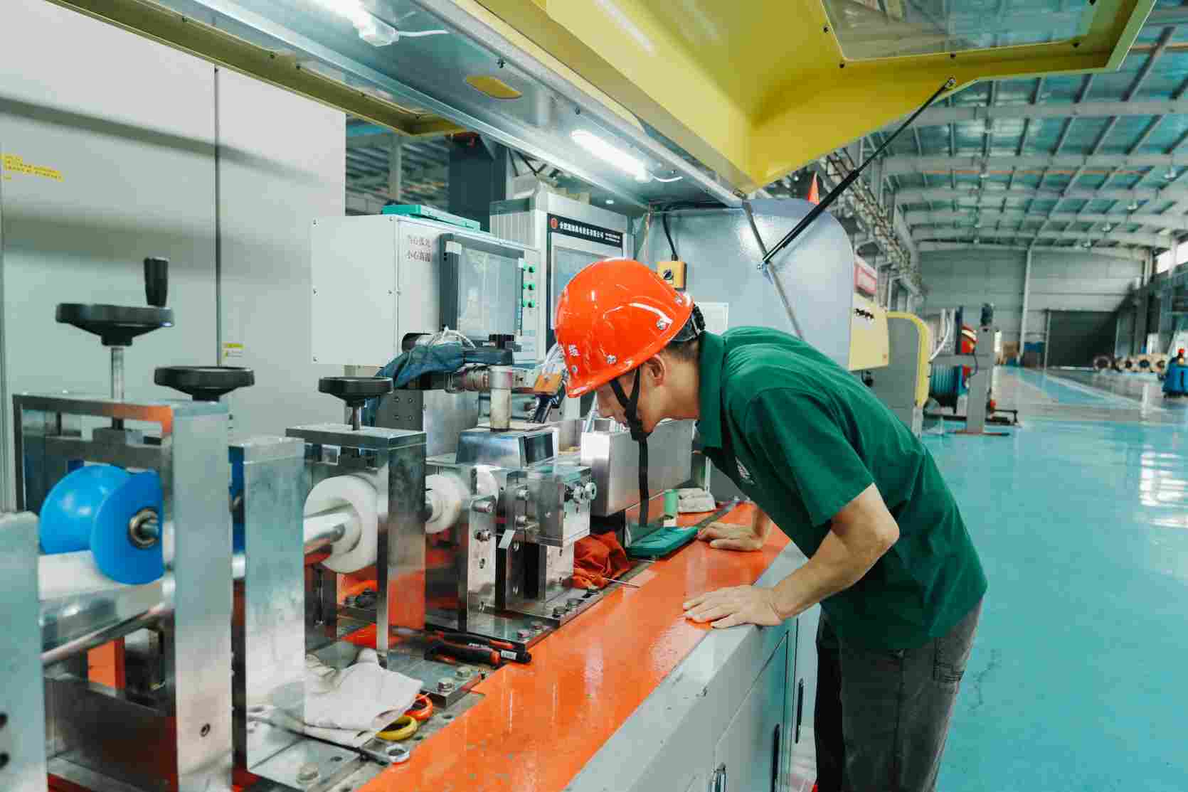 光伏电缆参数大揭秘：关键指标、影响因素与实用选择要点